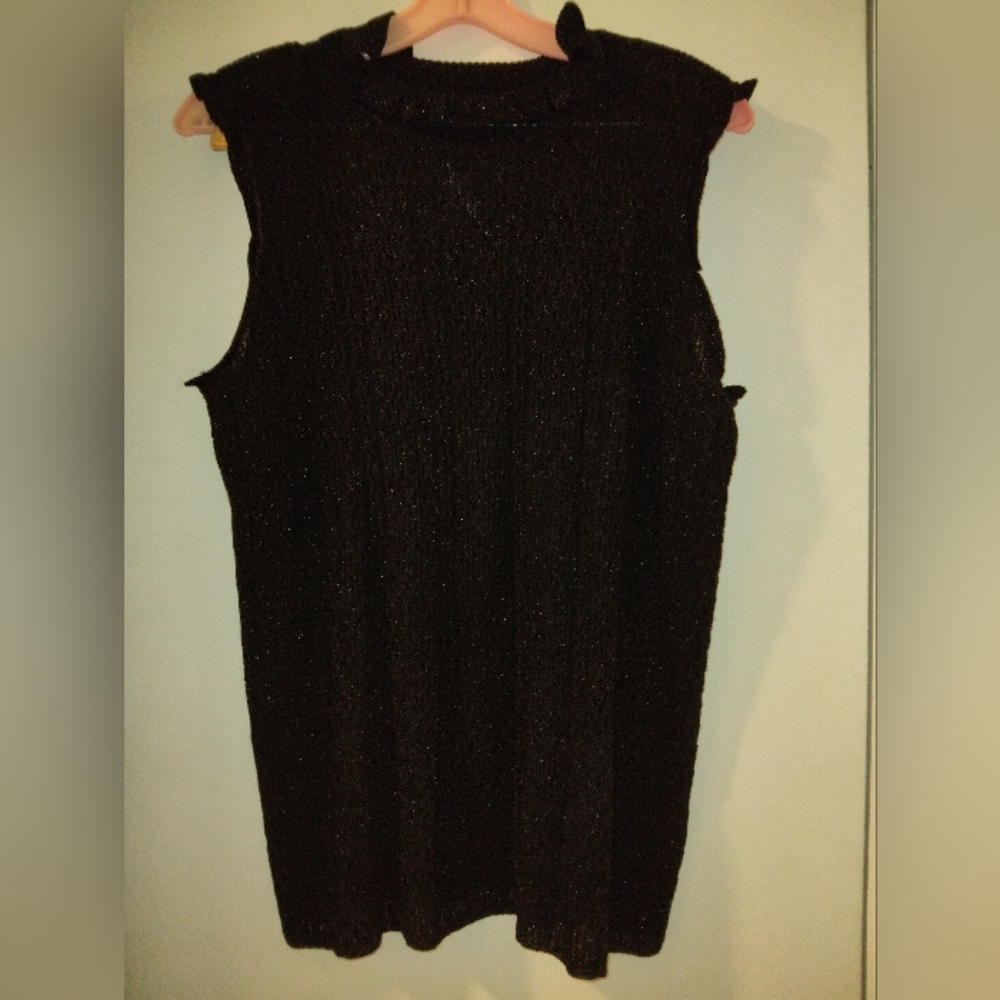 New black sleeveless glittery top